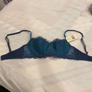Ella McPherson bra